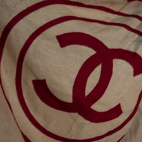 Chanel cashmere/ wool Red and cream scarf - Picture 2 of 5